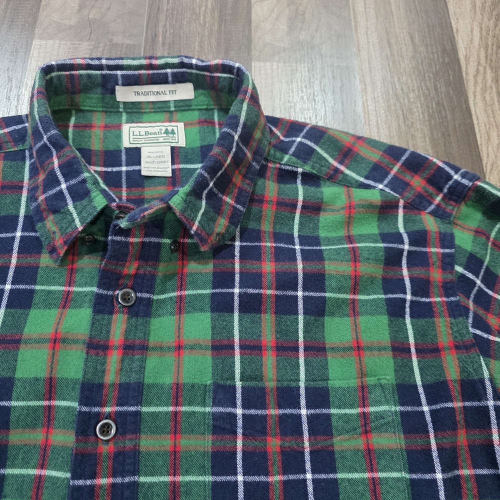 L.L. Bean Scotch Plaid Flannel Traditional Fit Button Up Long Sleeve Shirt. XL